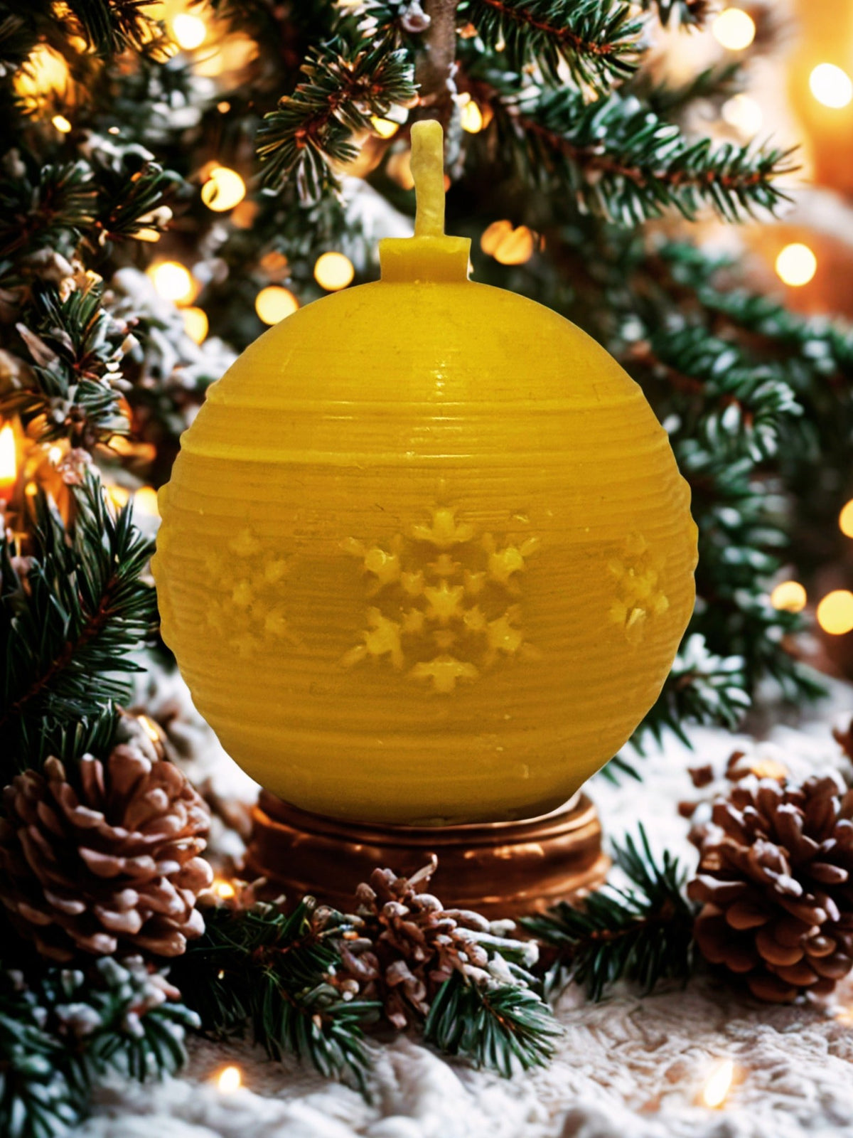 Christmas Bauble Candle - Haskins Honey